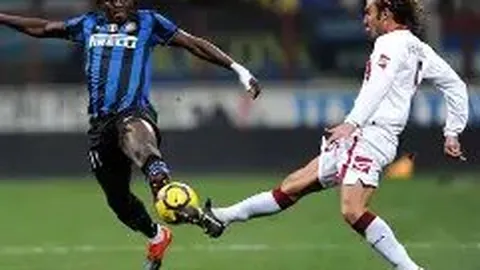 错失良机连连！齐尔克泽射门被扑，头球险些破门